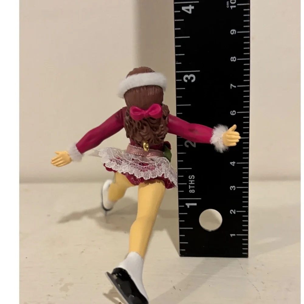 Carlton Cards Heirloom Elegance‎ on Ice Skater Christmas Ornament 1995 CXOR-095A